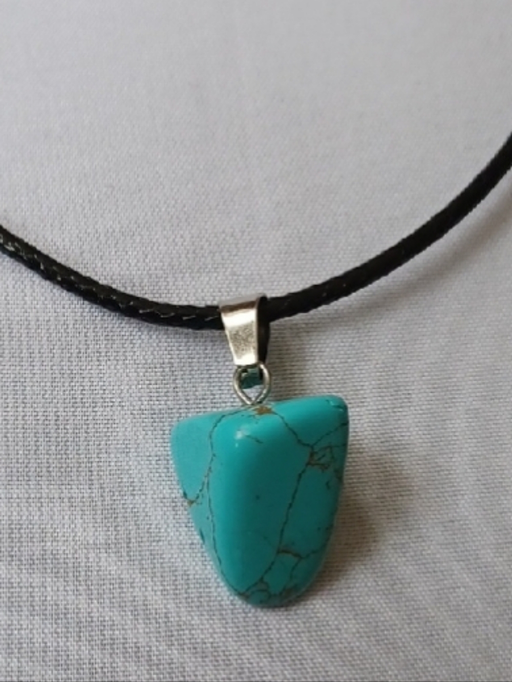 4/$80 New Triangular Shaped Crystal Pendant Necklace
